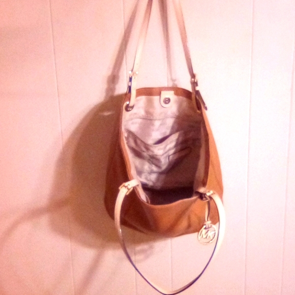 Michael Kors Caramel Tote - Picture 11 of 16